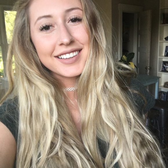 Meet your Posher, Madison - Picture 1 of 4